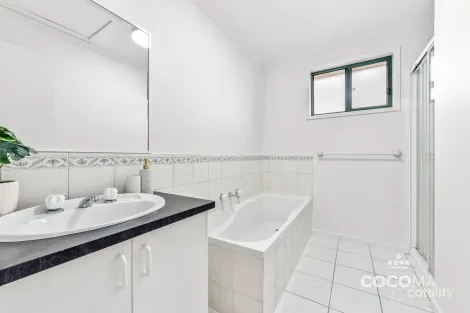 Property photo of 20 Domain Drive Keysborough VIC 3173