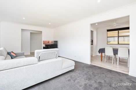 Property photo of 19 Pacific Crescent Ashtonfield NSW 2323