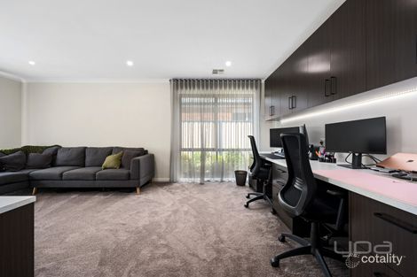 Property photo of 8 Davies Avenue Brookfield VIC 3338