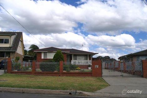 82 Devonshire Cres, Oak Flats, NSW 2529