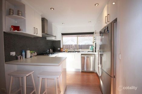 Property photo of 6 Warrawong Drive Berwick VIC 3806
