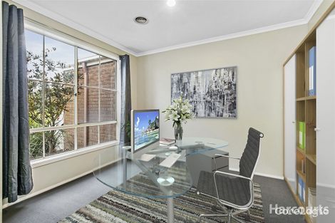 Property photo of 31 Robinswood Parade Narre Warren South VIC 3805