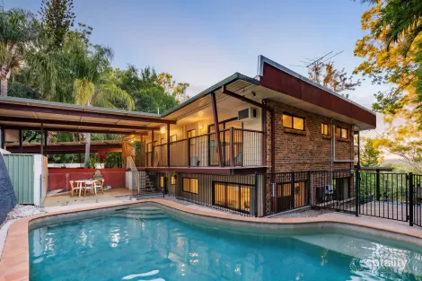 22 Ranger St, Kenmore, QLD 4069