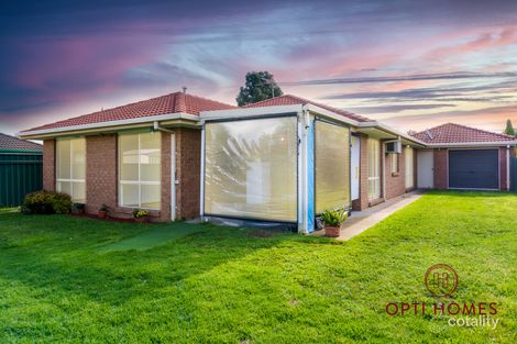 Property photo of 2 Flintoff Avenue Burnside VIC 3023