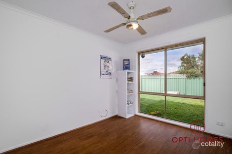 Property photo of 2 Flintoff Avenue Burnside VIC 3023