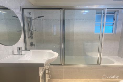 15 Derna Rd, Holsworthy, NSW 2173