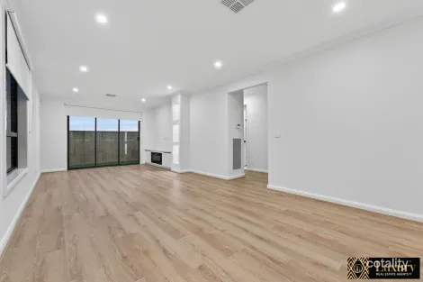 Property photo of 32 Taupe Street Wyndham Vale VIC 3024