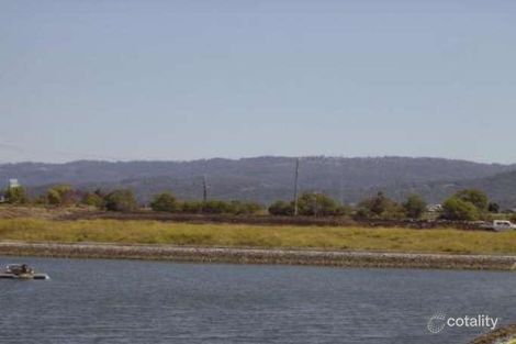 Property photo of 10 Ferrymans Court Helensvale QLD 4212