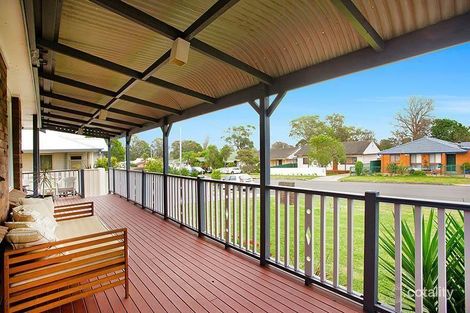 19 Deakin St, Oak Flats, NSW 2529