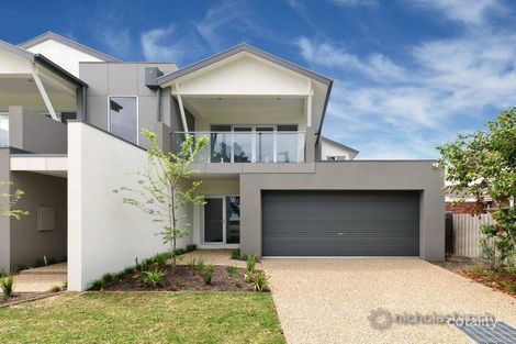 11a Alexander Ave, Mornington, VIC 3931