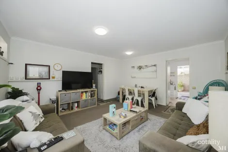 2/4 FRESHWATER PDE, CLAREMONT, WA 6010