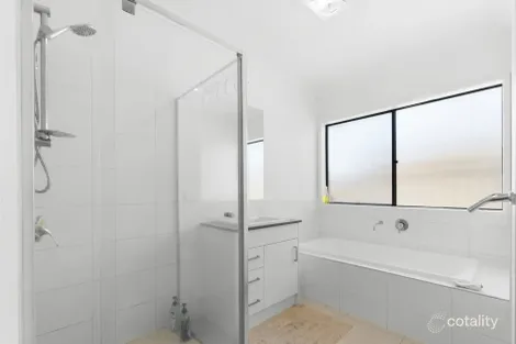 Property photo of 16 Silver Wattle Road Mount Duneed VIC 3217