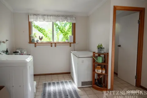 Property photo of 6 Wills Place Dalby QLD 4405