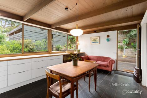 Property photo of 22 Glenister Drive Eltham VIC 3095