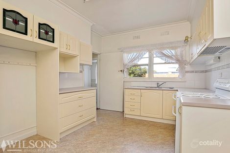 Property photo of 4 Pine Avenue North Shore VIC 3214