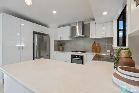 Property photo of 29 Bushmills Court Hillcrest QLD 4118