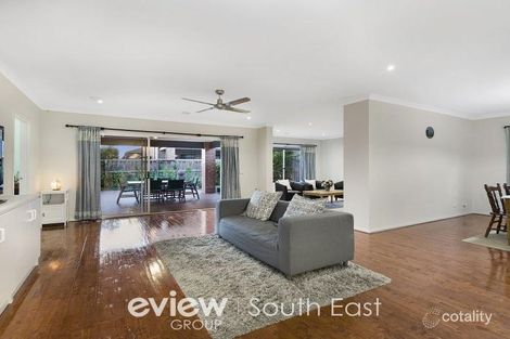 Property photo of 9 Lakeside Drive Berwick VIC 3806