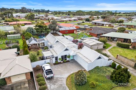 17 Racecourse Cres, Turners Beach, TAS 7315
