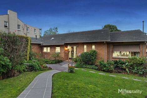Property photo of 69 Streeton Crescent Ivanhoe East VIC 3079