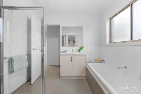 Property photo of 3/1338 Gregory Street Lake Wendouree VIC 3350