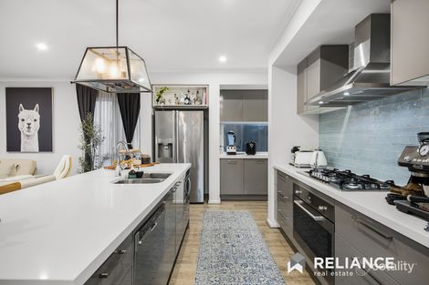 Property photo of 28 Lansdowne Parade Tarneit VIC 3029