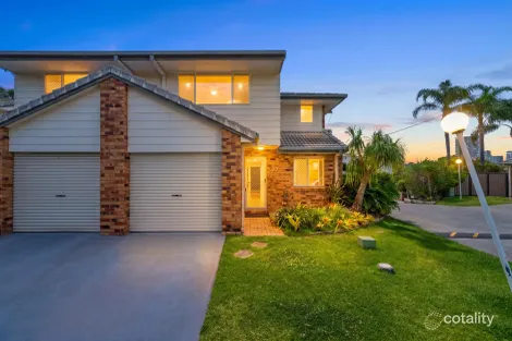 27/20 Huth St, Labrador, QLD 4215