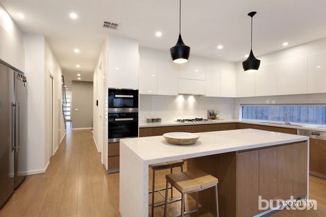 Property photo of 12B Huntingdon Road Bentleigh East VIC 3165
