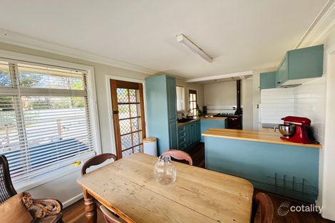 Property photo of 16 Bowman Avenue Armidale NSW 2350