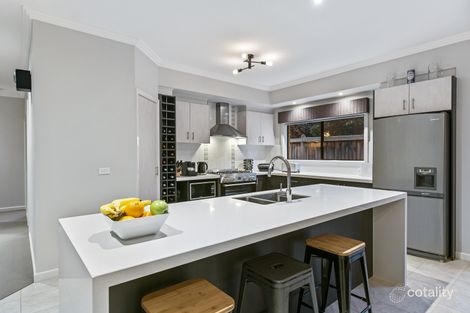 Property photo of 40 Paringa Drive Ferntree Gully VIC 3156