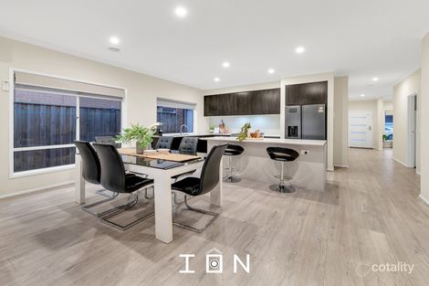 Property photo of 6 Ballymarang Chase Cranbourne West VIC 3977