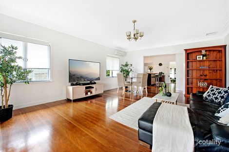 Property photo of 32 Oatland Crescent Holland Park West QLD 4121
