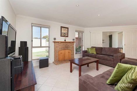 Property photo of 37 Oxley Street Sunbury VIC 3429