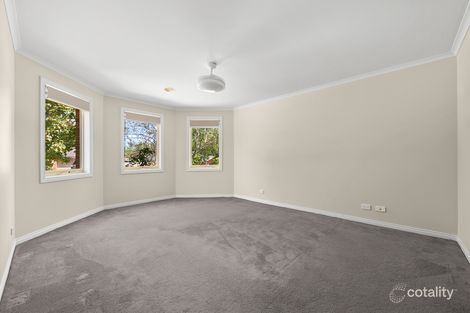Property photo of 28 Kuranda Crescent Berwick VIC 3806