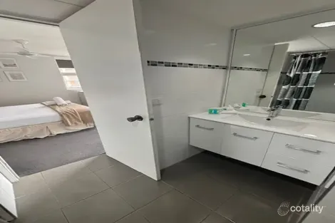 Property photo of 16/26 The Esplanade Surfers Paradise QLD 4217