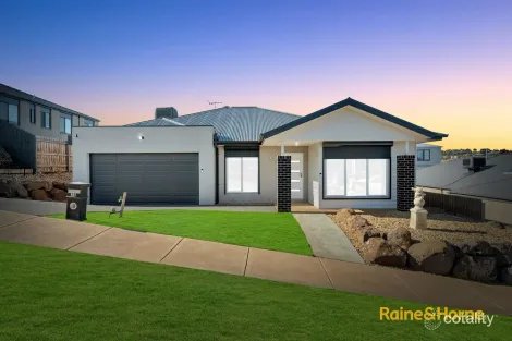 Property photo of 30 Auburn Crescent Bacchus Marsh VIC 3340