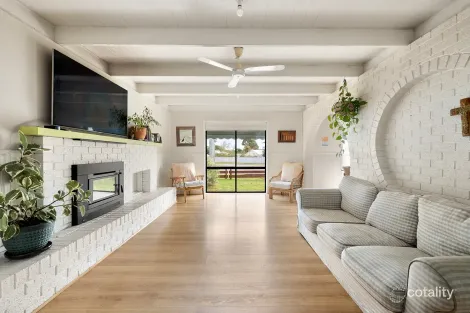 Property photo of 33 Goolgowie Street Rosebud VIC 3939