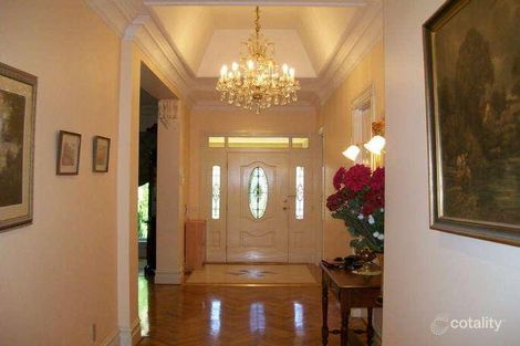Property photo of 4 Crosbie Road Murrumbeena VIC 3163