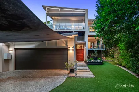 Property photo of 18 Mervyn Grove St Lucia QLD 4067