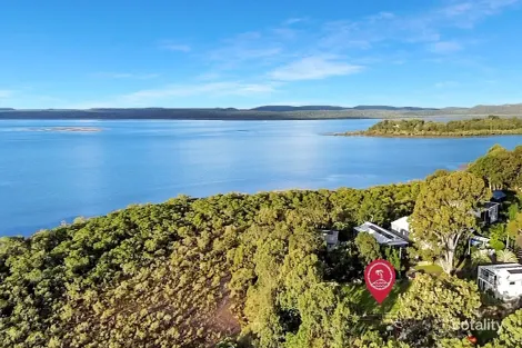 4 Island Otlk, Macleay Island, QLD 4184