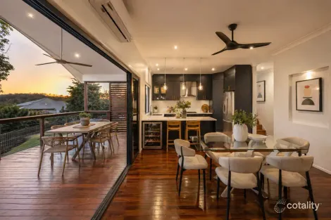Property photo of 10 Mountain Ash Place Brookwater QLD 4300