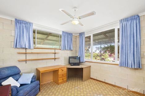 Property photo of 13 Brock Road Holder SA 5330