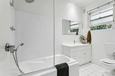 Property photo of 2/114 Chuter Avenue Ramsgate Beach NSW 2217