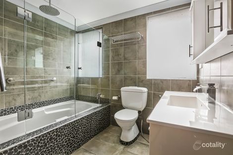 Property photo of 32 Thornbury Avenue Unanderra NSW 2526