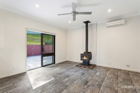 Property photo of 8 Jacaranda Avenue Figtree NSW 2525
