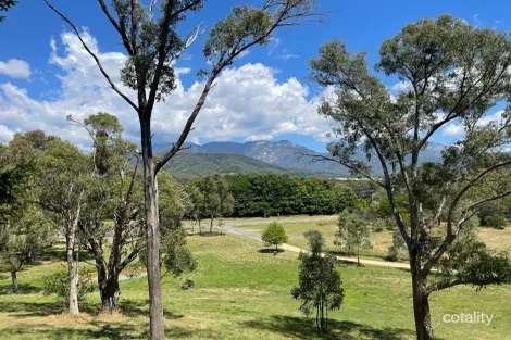 6833 Great Alpine Rd, Porepunkah, VIC 3740