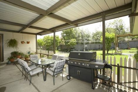 Property photo of 42 Glasgow Avenue Reservoir VIC 3073