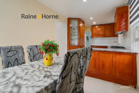 Property photo of 16 Elrington Place Cartwright NSW 2168