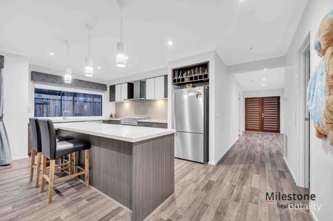 Property photo of 30 Castillo Avenue Clyde North VIC 3978