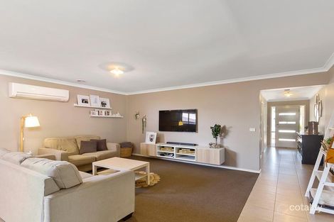Property photo of 24 Superior Waters Pakenham VIC 3810