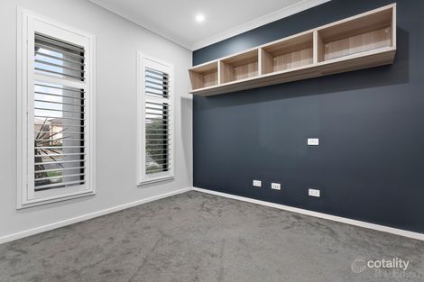 Property photo of 28 Forton Crescent Cranbourne West VIC 3977